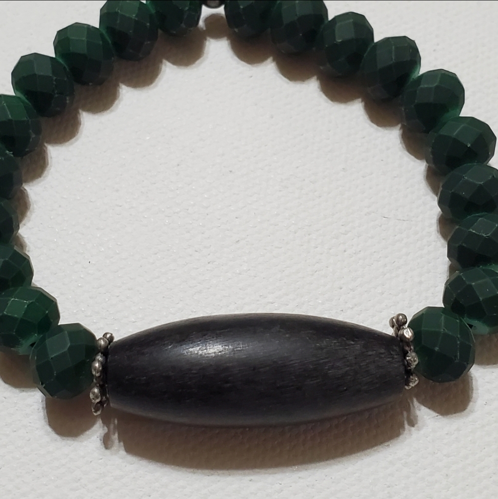 Men's Bracelet Black Wood & Green Faceted Beads - Picture 4 of 7